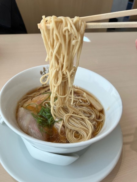 「醤油ラーメン」@らぁ麺 はやし田 味の素スタジアム店の写真