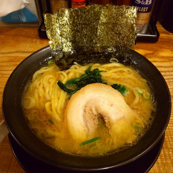 「豚骨醤油らーめん（￥880）」@麺家 徳 アトレ川崎店の写真