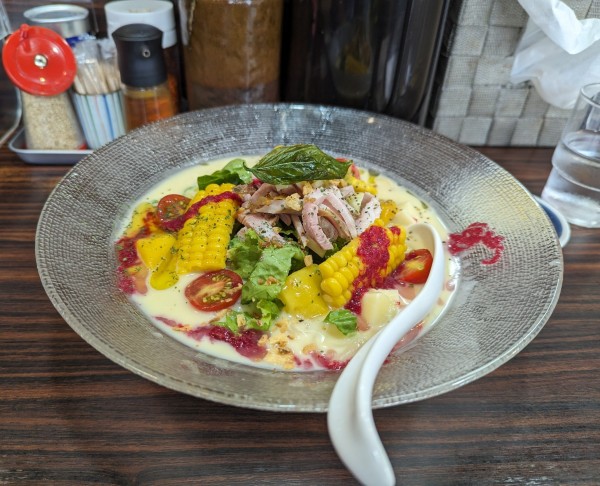 「フレッシュ野菜の冷製どや〜ジュ麺」@らー麺 あけどやの写真