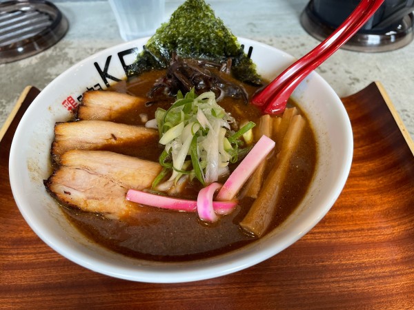 「鶏白湯魚醤油 チャーシュー ¥950」@鶏 soba KAMOSHIの写真