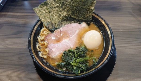 「ラーメン，味玉，半ライス   1050円」@家系ラーメン がくの写真