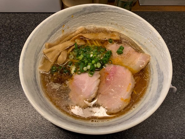 「背脂魚介醤油」@満麺の笑みの写真
