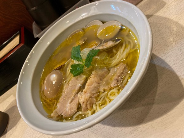 「貝だし塩そば」@贔だしやの写真