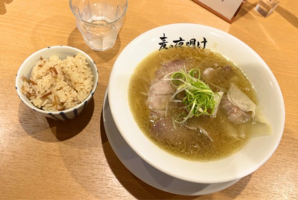 「帆立と山椒の中華そば withワンタン & 帆立のたきこみご飯」@麦の夜明けの写真