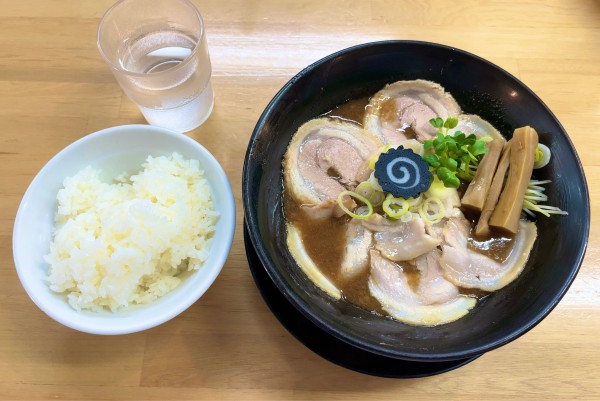 「おさかなとんこつチャーシュー & ごはん中」@ぶたのほしの写真