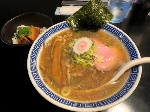 「手揉み煮干しそば＋ミニ肉ごはん」@AKEBIの写真