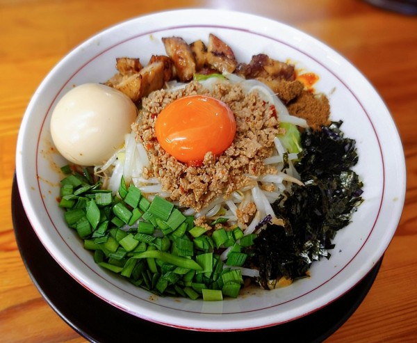 「誤爆まぜそば」@ラーメン・つけ麺 爆王の写真