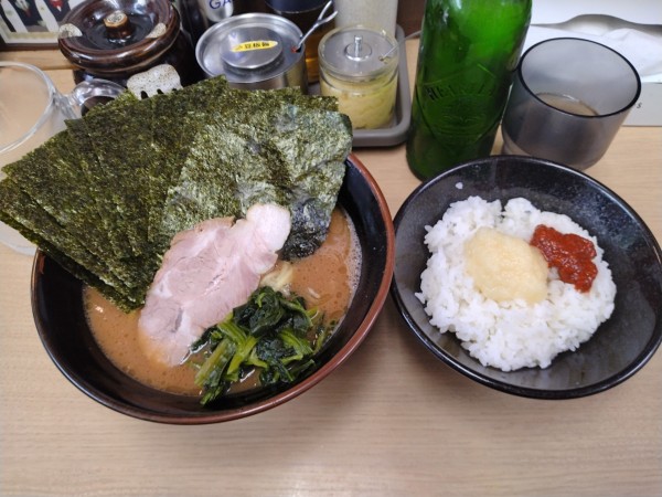 「ラーメン¥700+のり¥100+瓶ビール¥350-」@横浜らーめん 武蔵家 池袋店の写真