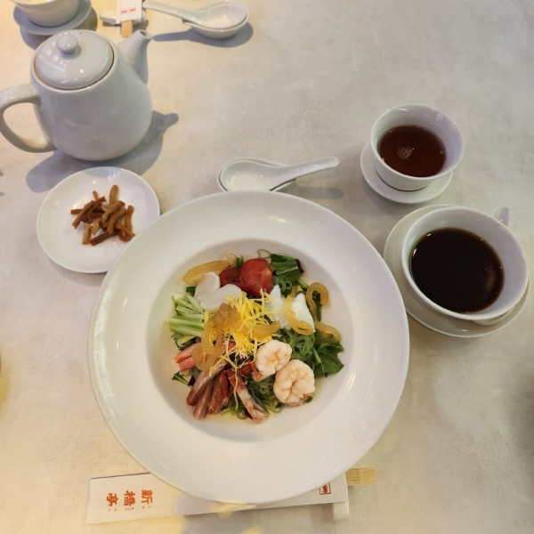 「夏季限定 特選海の幸の冷やしそば 醤油」@中国料理 新橋亭 新館の写真