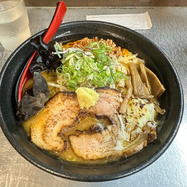 「辛肉味噌チーズラーメン」@サッポロラーメン エゾ麺ロックの写真