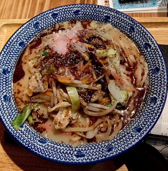 「黒ちゃんぽん950円」@じげもんちゃんぽん 代々木店の写真