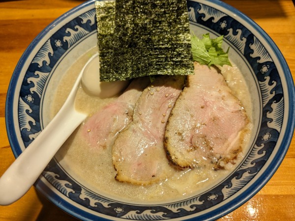 「得製濃熟塩らーめん」@○心厨房の写真