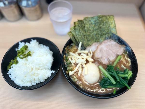 「大國家特製ラーメン(硬め)並160g1000円＋無料ライス」@ラーメン 大國家の写真