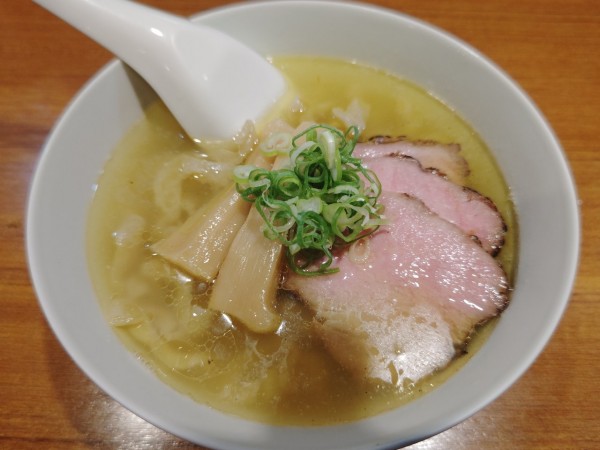 「名古屋コーチンの炙り肉中華そば塩(太麺)」@寿製麺よしかわ 川越店の写真