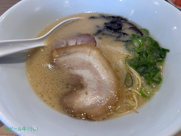 「白丸元味麺硬め餃子半チャーハンセット(1350円)」@一風堂 桶川店の写真