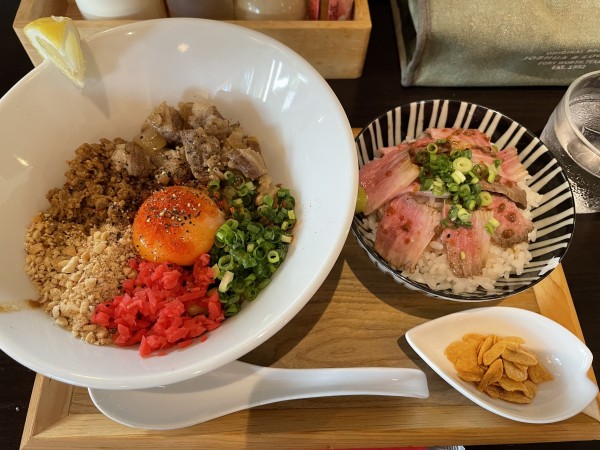 「足利マール牛のまぜそば(半ライス付き)」@トモシビの写真