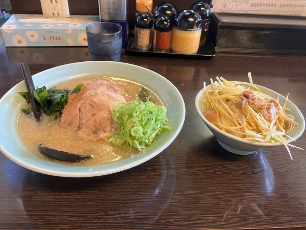 「チャーシュー麺小　ネギ丼」@ニューラーメンショップ主水の写真