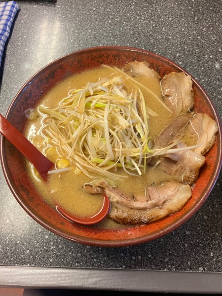 「味噌ネギチャーシュー麺　チャーハン」@味噌らーめん比田井の写真