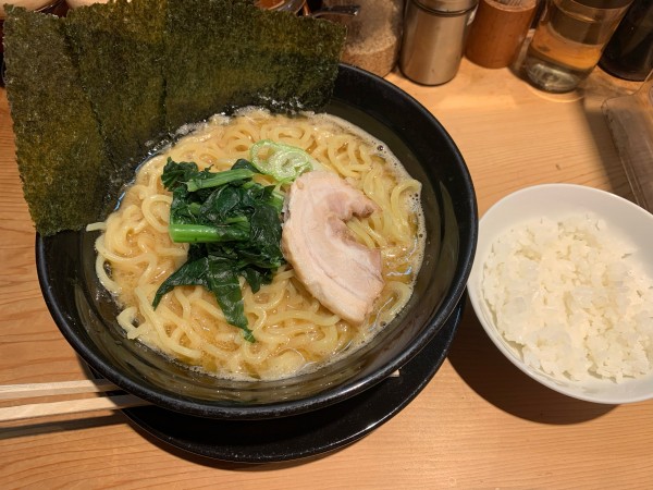 「豚骨醤油ラーメン (780円)」@麺乃蔵 中根家の写真