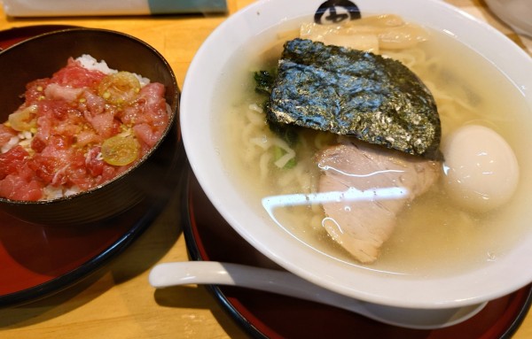 「朝ラー＋マグロ丼」@伊藤商店 足利店の写真