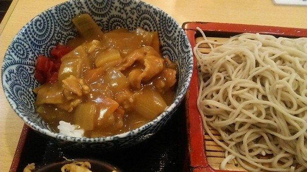 「ミニカレーライス＋もり 950円」@稲荷蕎麦 萬盛 総本店の写真