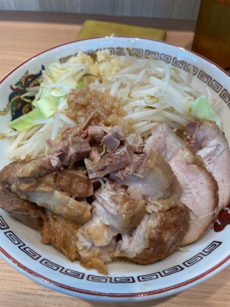 「ミニ豚アブラ少しニンニク野菜」@豚山 環2下永谷店の写真