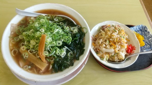 「スペシャル（しょうゆ）700円、半チャーハン150円」@大ちゃんラーメン 鳥取店の写真