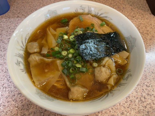 「醤油ワンタンメン」@ラー麺専門店 こしがやの写真