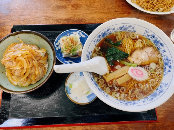 「ラーメン　ミニ焼肉丼ランチ」@冨士久食堂の写真