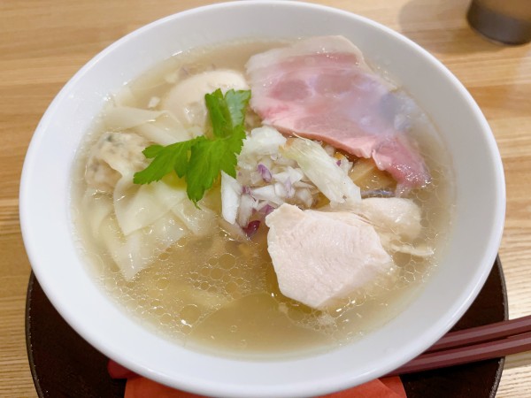 「味玉白だししなそば」@手打ち正麺 Hachimitsuの写真