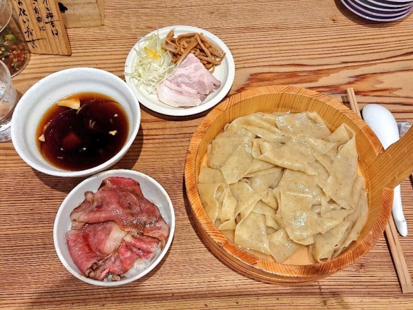 「冷製スープの平打ちざるそば  A5ランク黒毛和牛ご飯」@かね田の写真