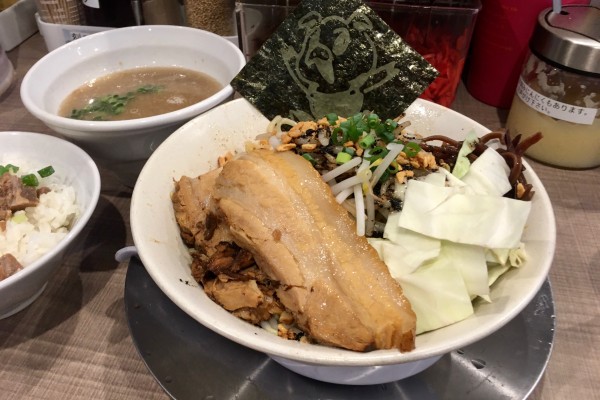 「【夏期限定】熊本つけ麺(麺中盛り)＋ミニ豚ご飯(ランチサービス)」@エキトンの店 井の庄の写真