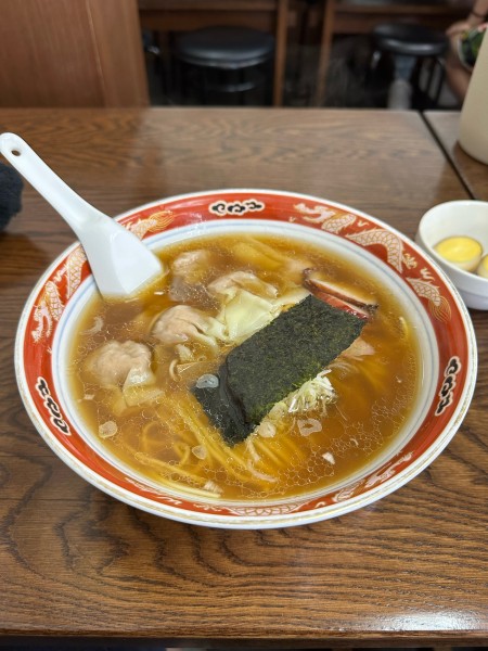 「ワンタンメン＋味玉」@支那ソバ かづ屋の写真