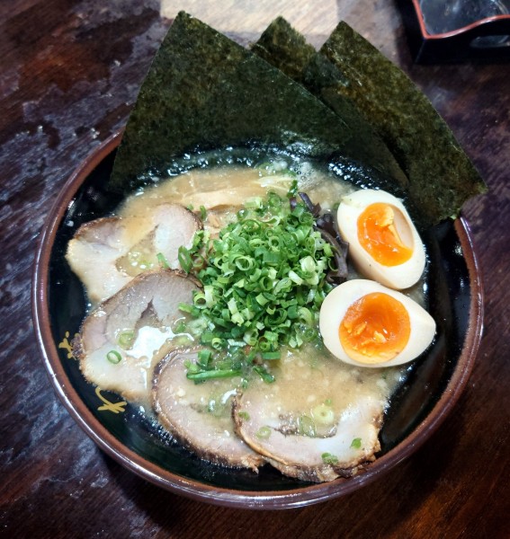 「特選ラーメン(1000円)」@博多とんこつラーメン わ蔵 板橋本店の写真