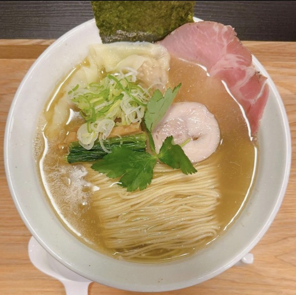 「特選 貝と煮干し塩」@中華そば うお静の写真