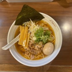 豚しょうゆラーメン