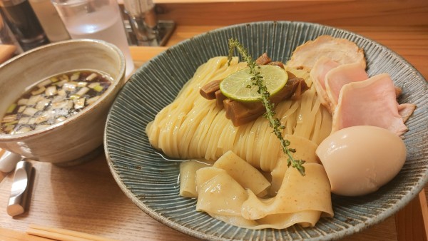 「特製昆布水つけ麺・大盛 ￥1,400」@銀座らぁ麺 しら石の写真
