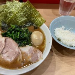 特製ラーメン　半ライス