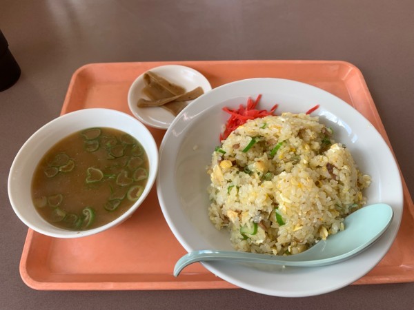 「ガーリックチャーハン＋スープ　726円」@くるまやラーメン 鐺山店の写真