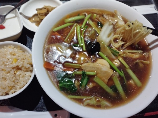 「日替り麺セット月曜五目スープ麺(900)」@健康中華庵 青蓮 日本大通り店の写真