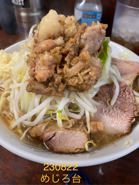 「小ラーメン＋生玉子　800+50」@ラーメン二郎 めじろ台店の写真