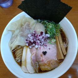 特製醤油 1200円 大盛り 150円 ワンタン 200円