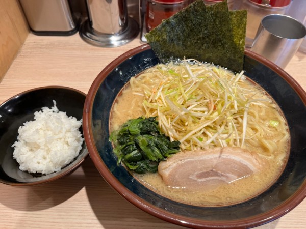 「ネギラーメン（特大盛り）」@横濱家系ラーメン 馬場壱家 白山道の写真