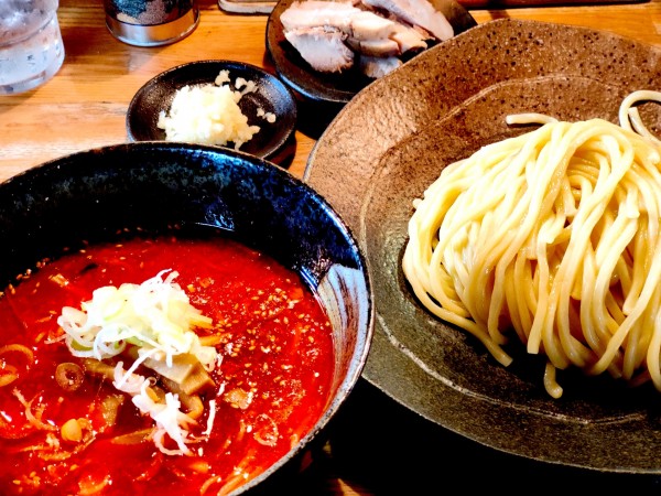 「辛味みそつけ麺+つぶし生にんにくダブル+短冊チャーシュー」@つけ麺屋 やすべえ 高田馬場店の写真