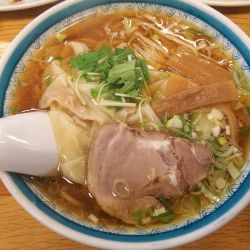 ワンタンメン　750円