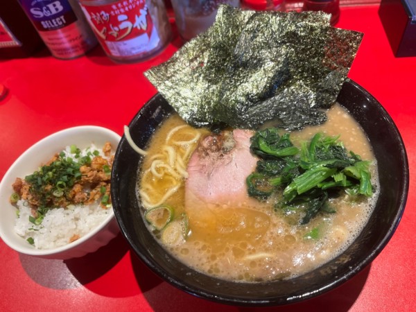 「ラーメン　辛ネギチャーシューまぶし」@厚木家の写真