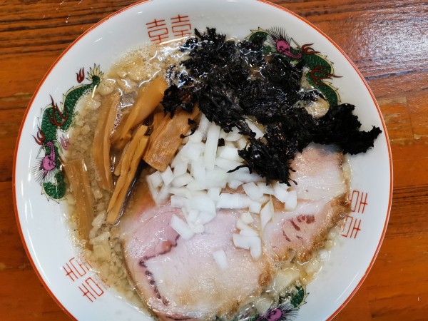 「背脂煮干しらぁ麺」@会津ばんだいらーめん 伊勢崎店の写真