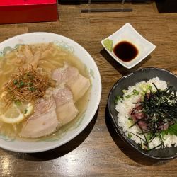 朝塩ラーメン（レモン塩）＋半ネギトロ丼
