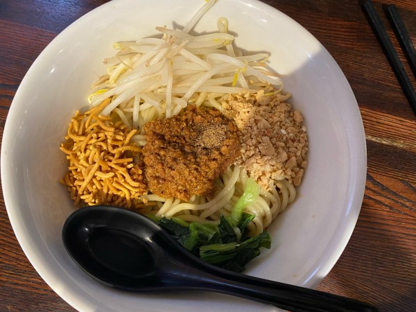 「汁なし担々麺　1000円」@自家製麺ほうきぼし 神田店の写真