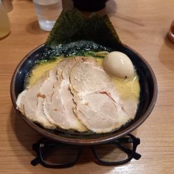 まくり家スペシャルラーメン(かため・おおめ)